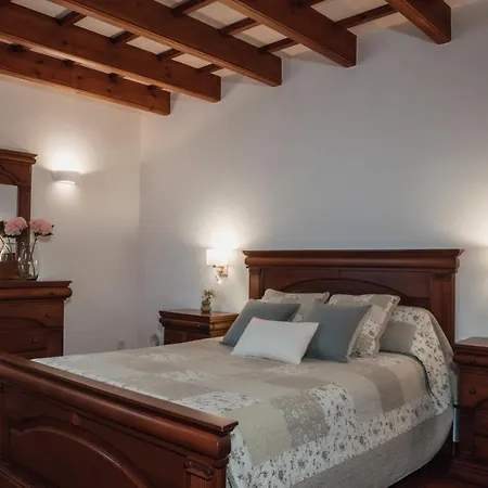 Casa Menurka-santa Clara بيت للعطل *